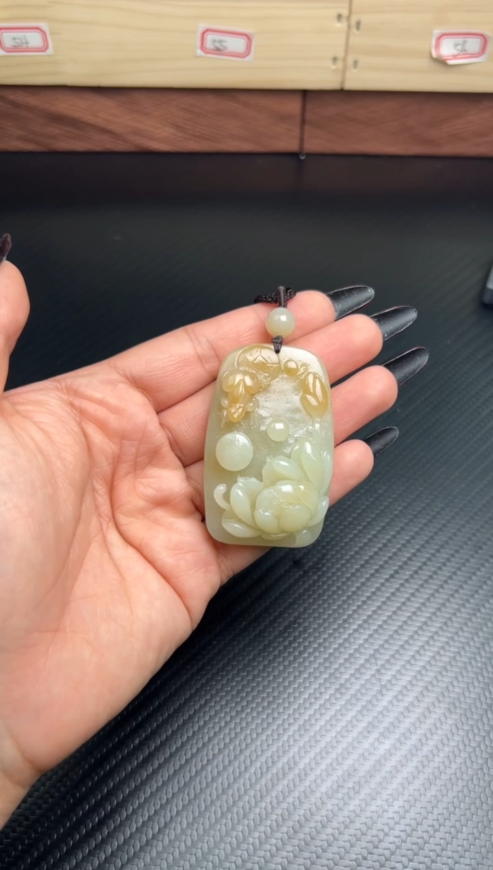 吊坠(赠链)未镶嵌和田玉风***L若羌微色差