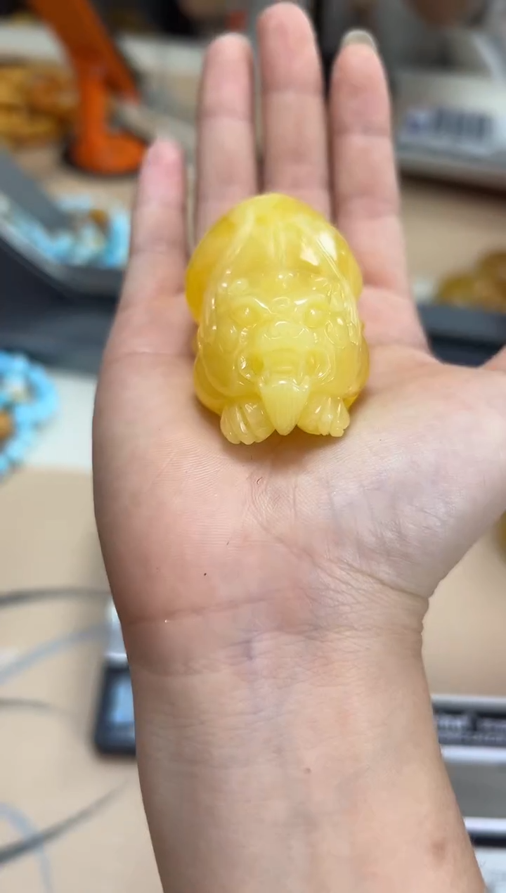 【闪购商品】琥珀裸石未镶嵌蜜蜡吊坠