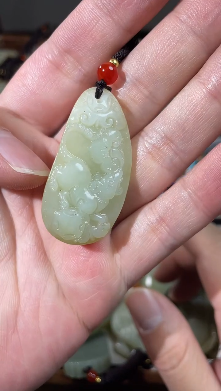 颈饰未镶嵌和田玉1