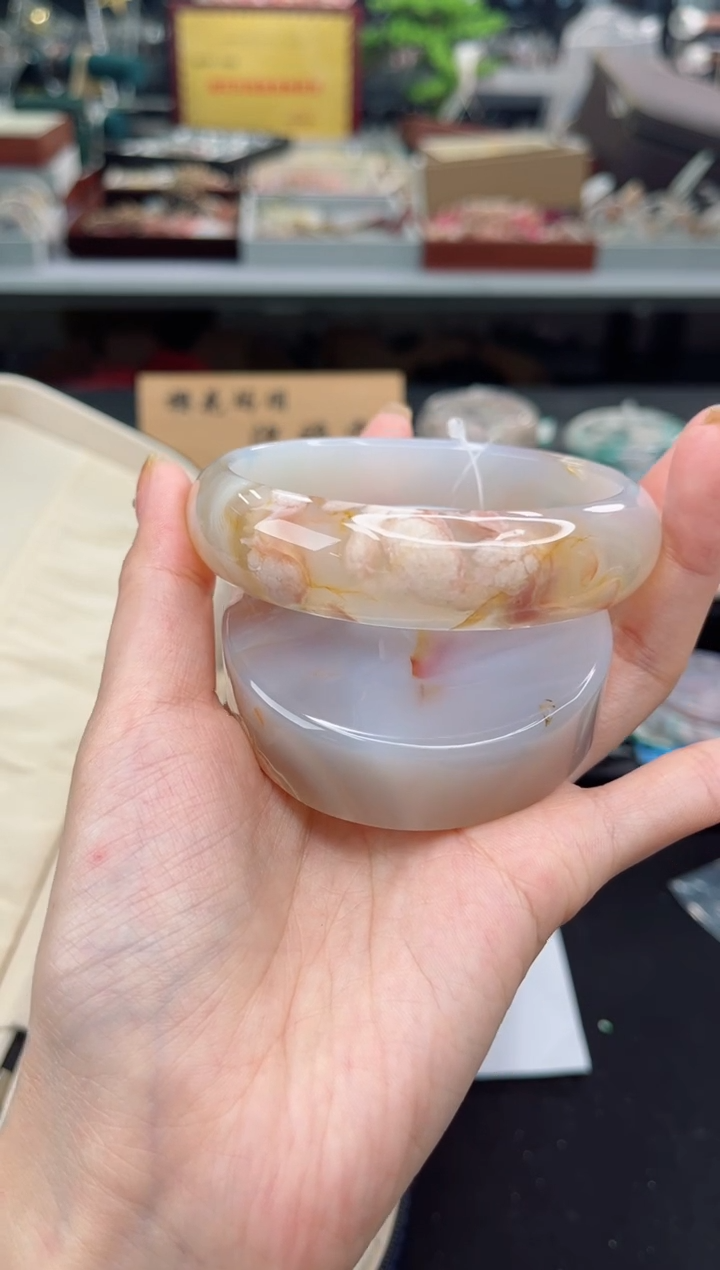 【闪购商品】石英质玉手镯未镶嵌69圈口（赠品镯心）6448435