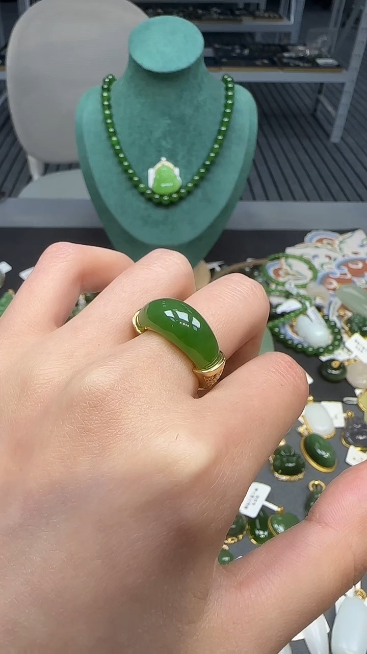 银S925镶嵌戒指和田玉1