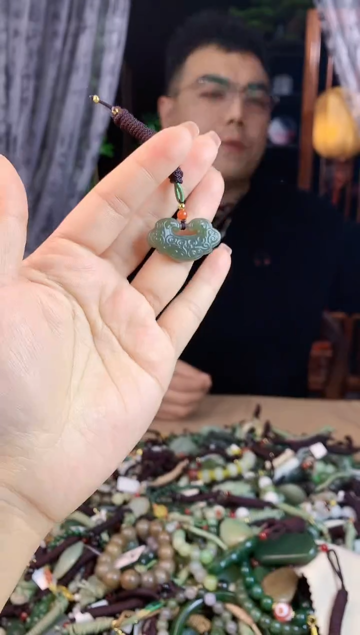 【闪购商品】和田玉挂件未镶嵌多样性发货拍一发一