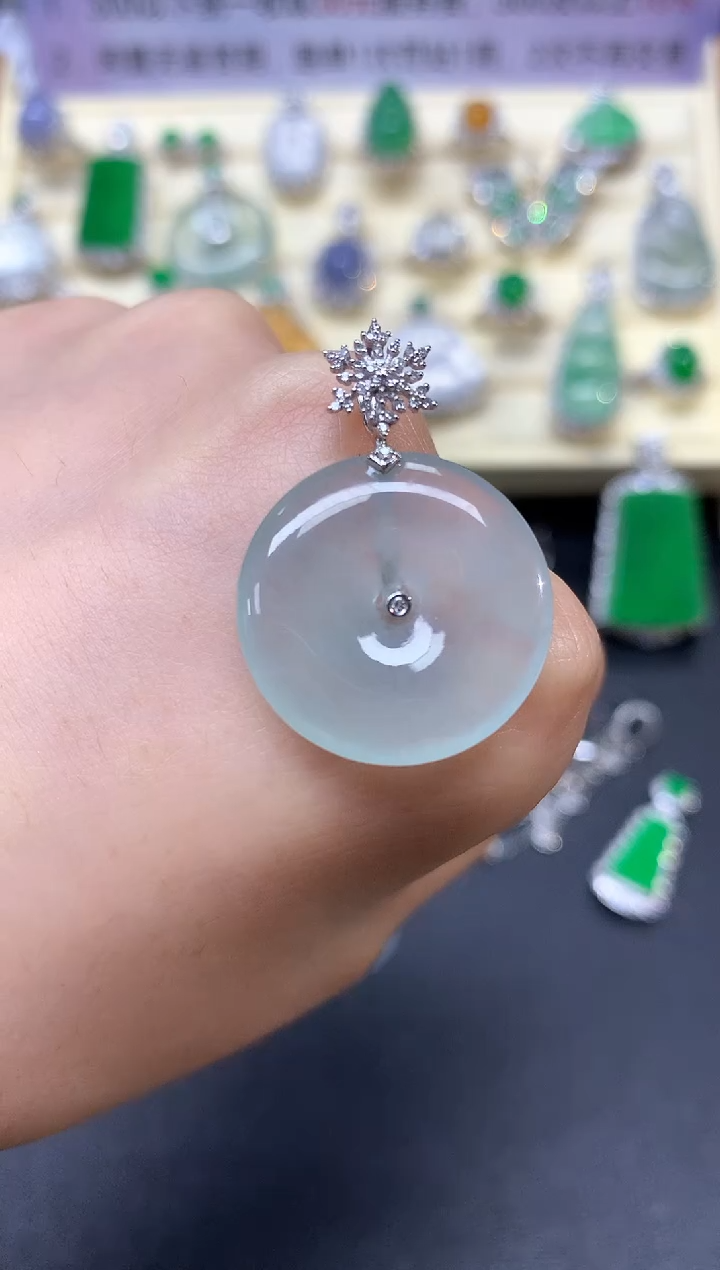 【闪购商品】翡翠吊坠(不含链)18K金镶嵌吊坠|2600+260
