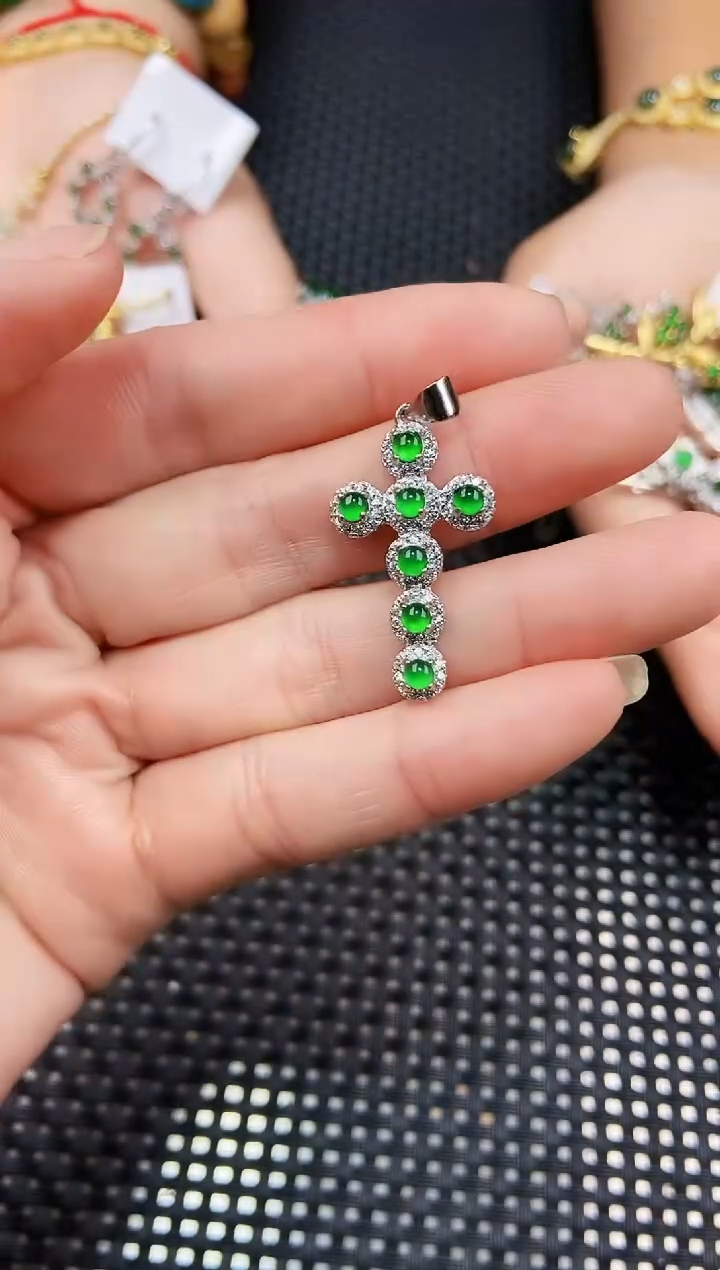 【闪购商品】翡翠吊坠(不含链)未镶嵌111111111