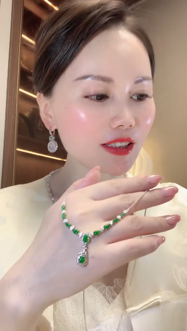 【闪购商品】翡翠套链18K金镶嵌A89 翡翠