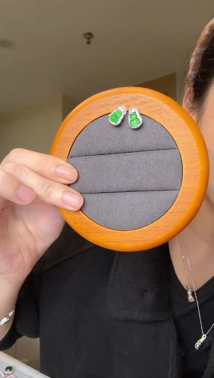 【闪购商品】翡翠耳钉银S925镶嵌大葫芦耳钉