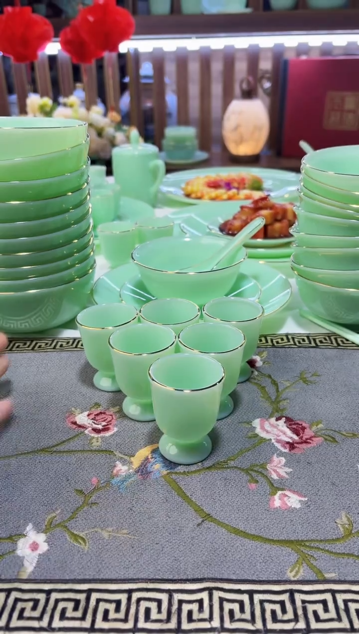 玉瓷高脚酒杯6只