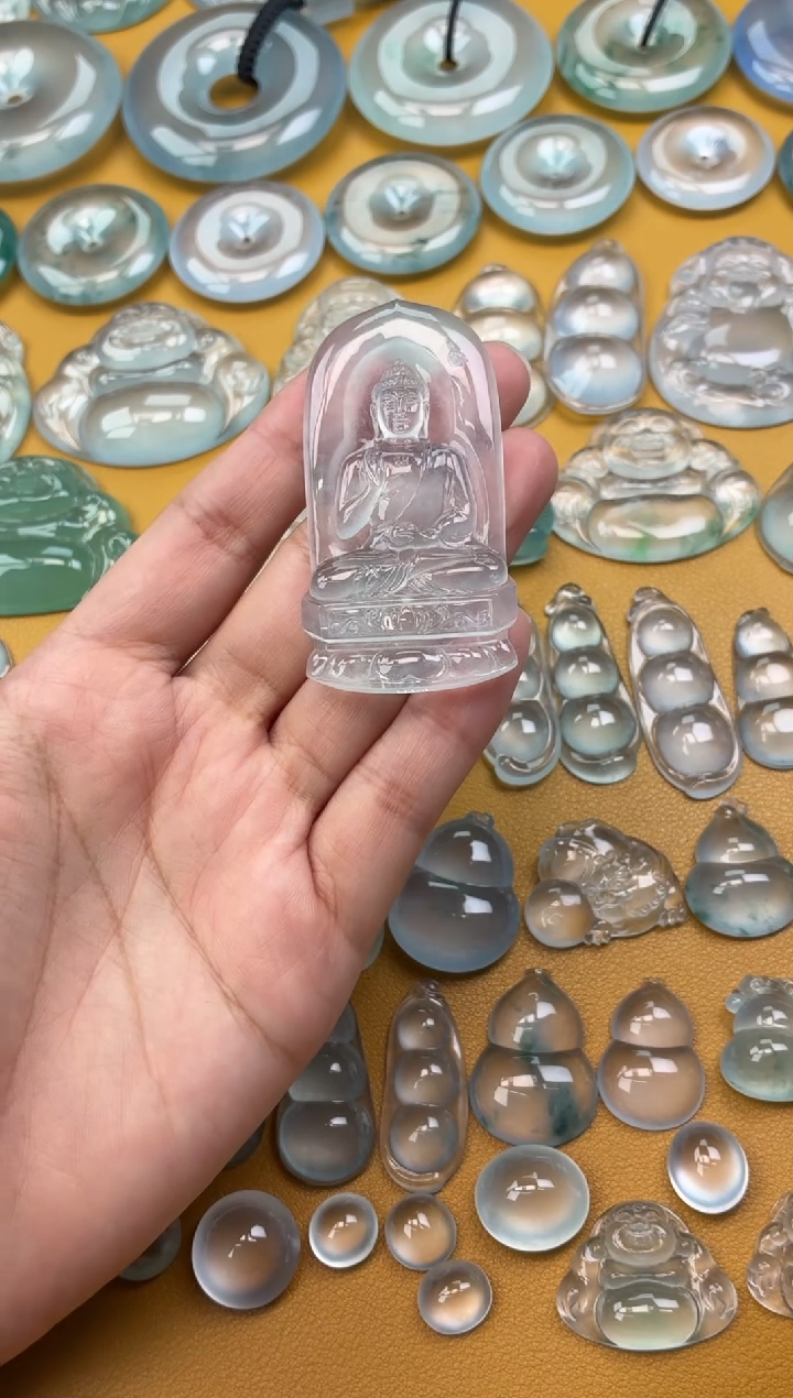 吊坠(不含链)未镶嵌翡翠70 大日如来 60.2 31.4 5.6