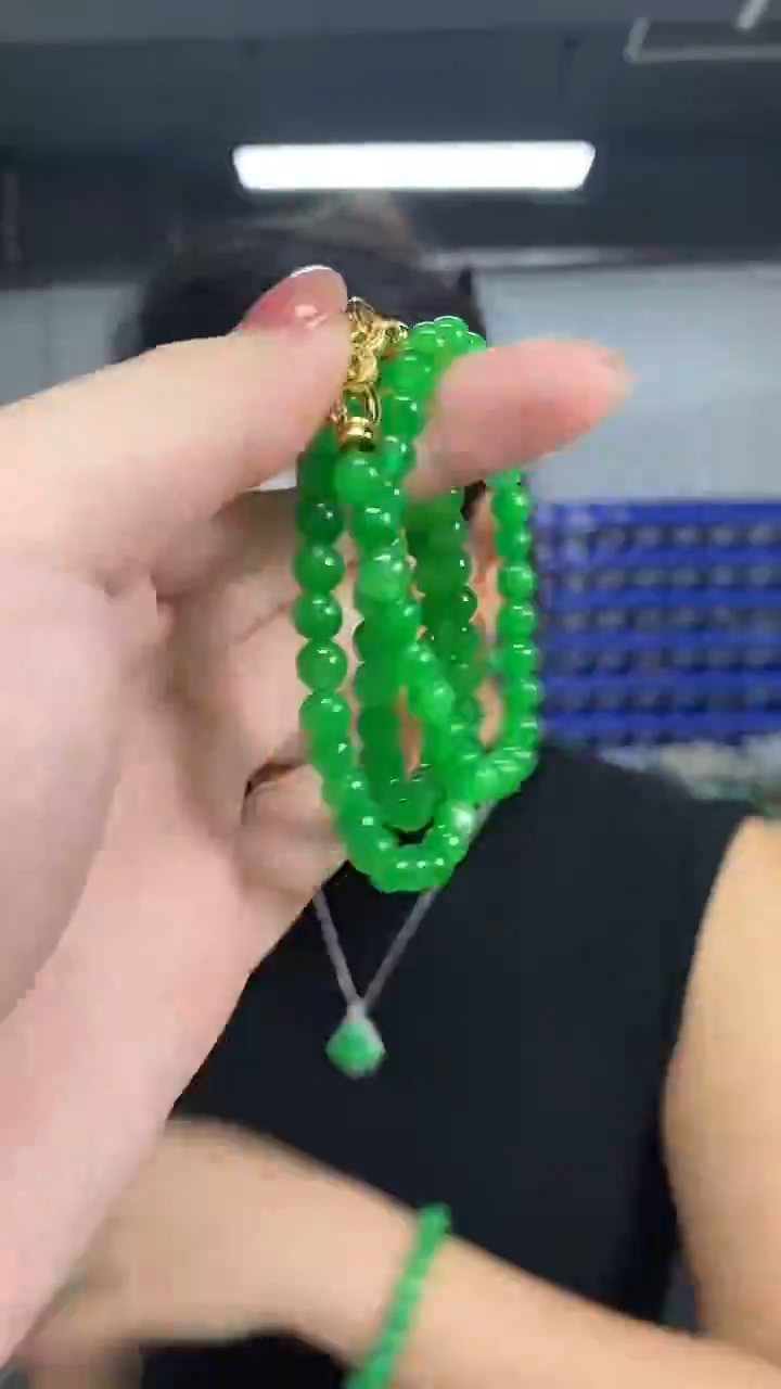 颈饰未镶嵌翡翠多样性发其一颜色微差