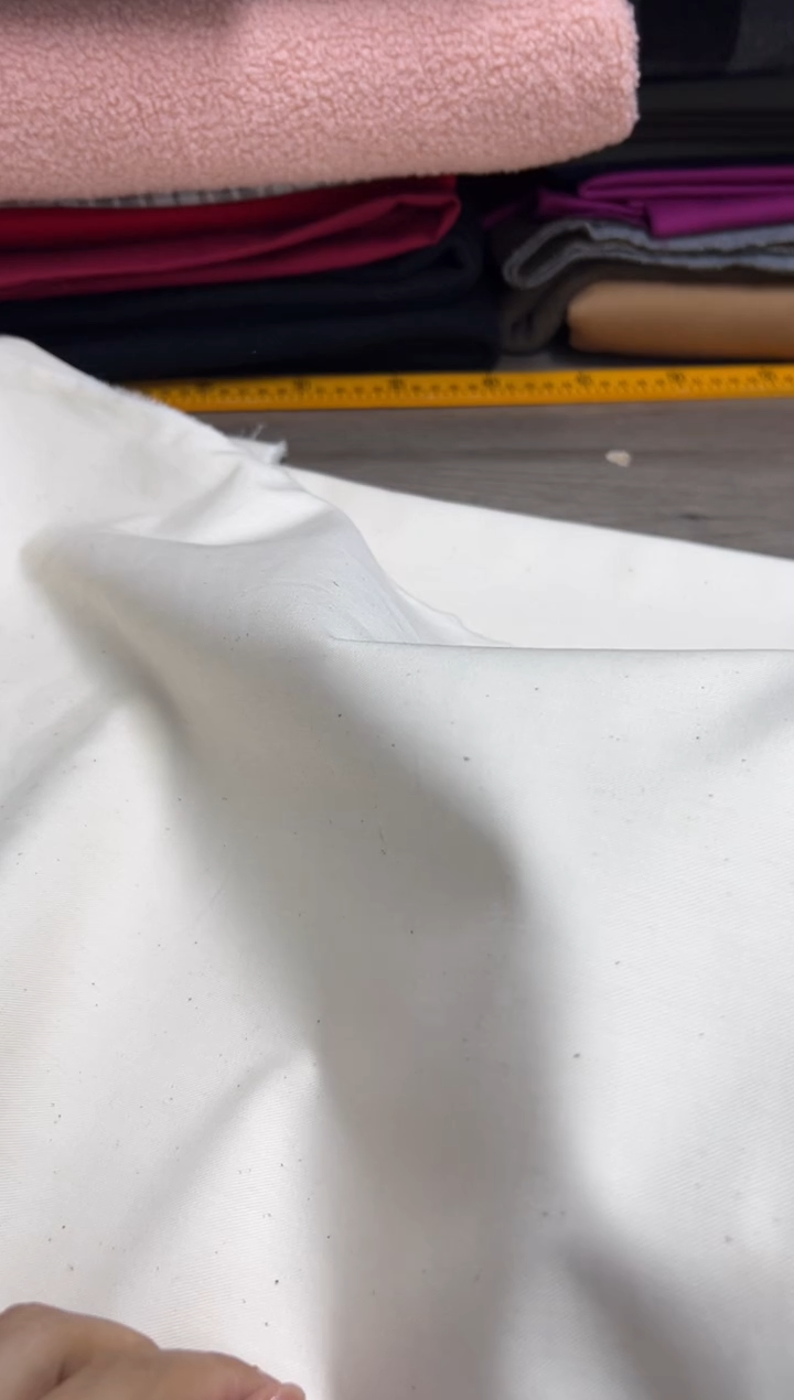 棉05奶白色全棉带棉籽衬衫布料3米幅宽102cm