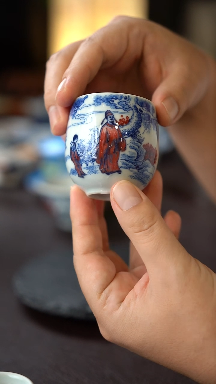 景德镇全手工手绘釉里红人物主人杯