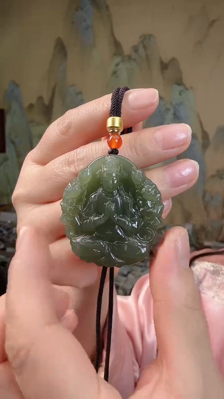 颈饰未镶嵌和田玉.