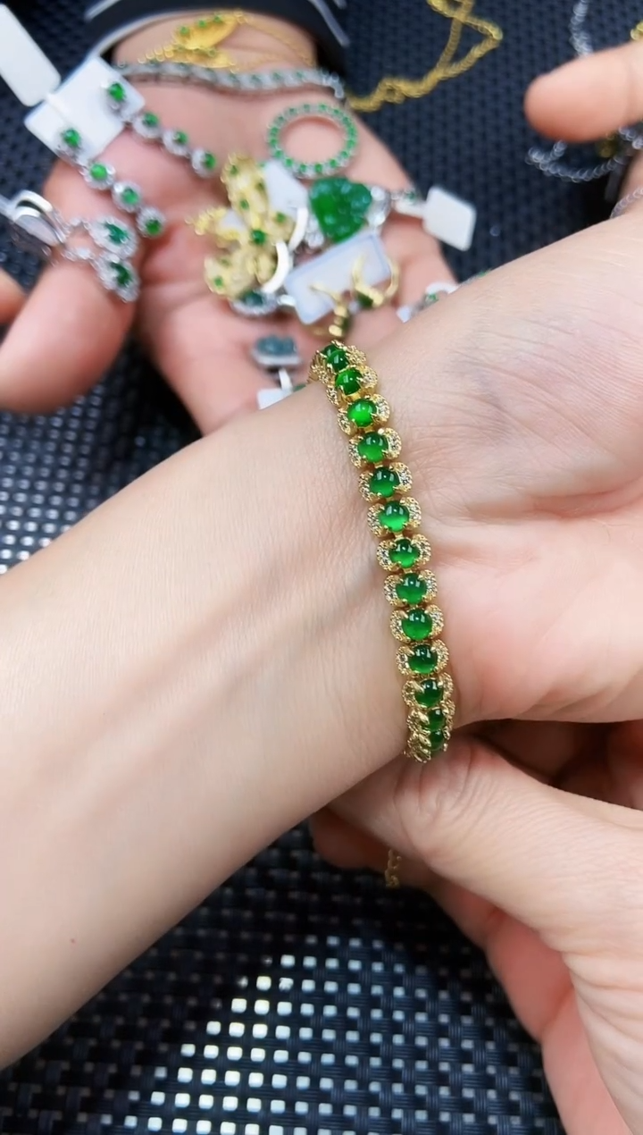 【闪购商品】翡翠手链未镶嵌111111111