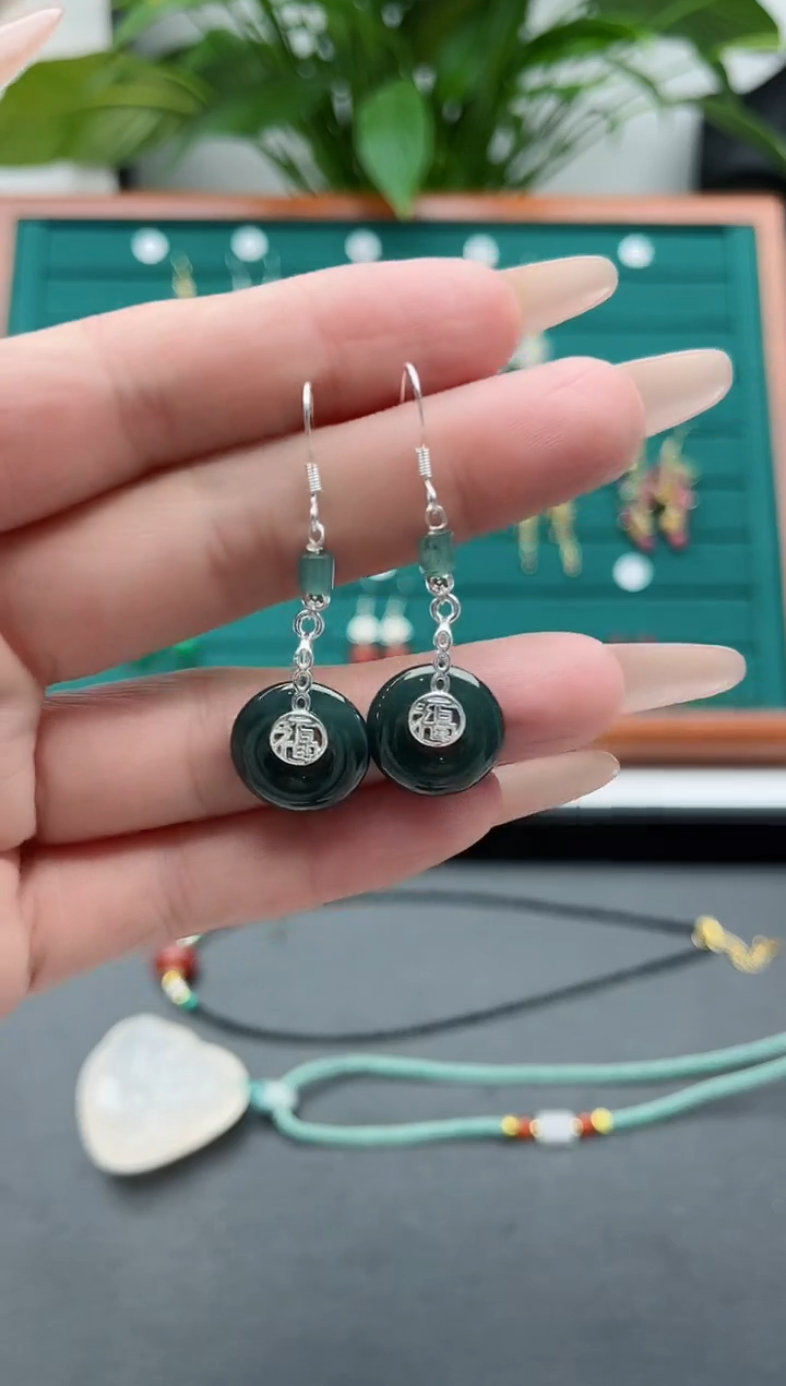 【闪购商品】翡翠耳饰银S925镶嵌6A0平安扣