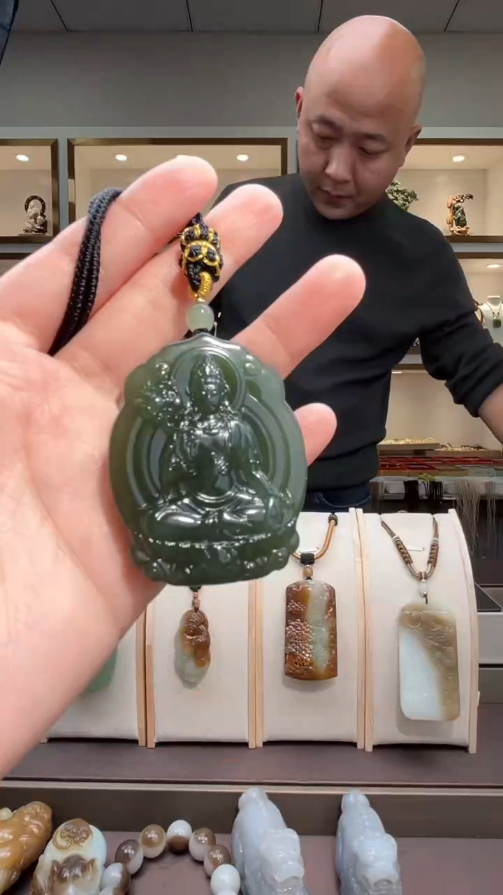 颈饰未镶嵌和田玉苏