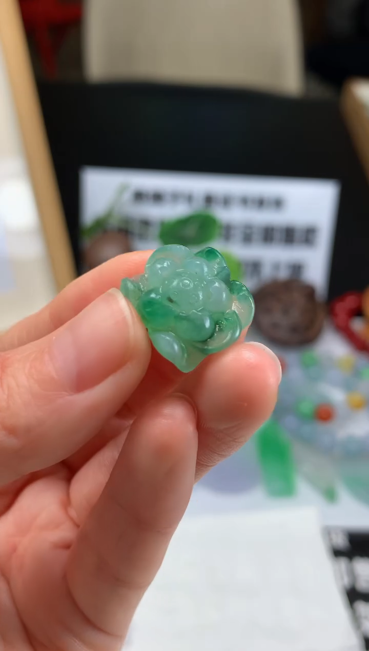 【闪购商品】定制翡翠未镶嵌吊坠-90114