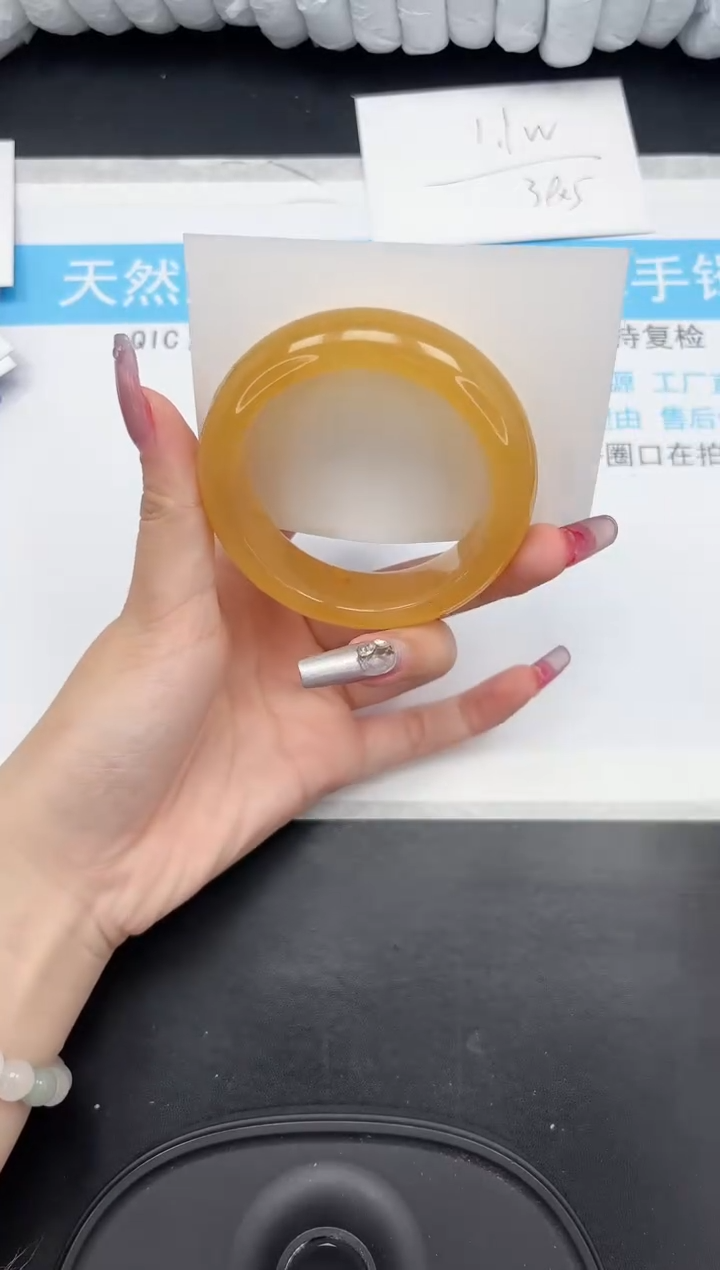 【闪购商品】石英质玉手镯未镶嵌213-56.5