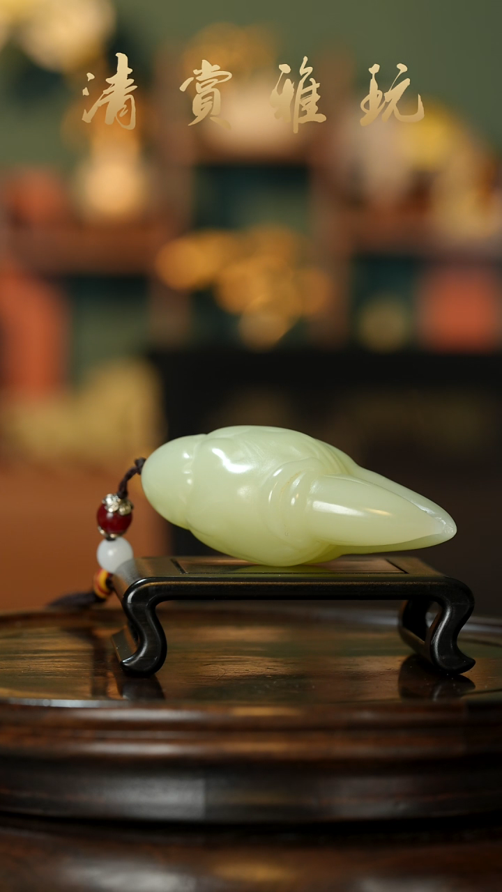 玉《手握蟹钳》摆件