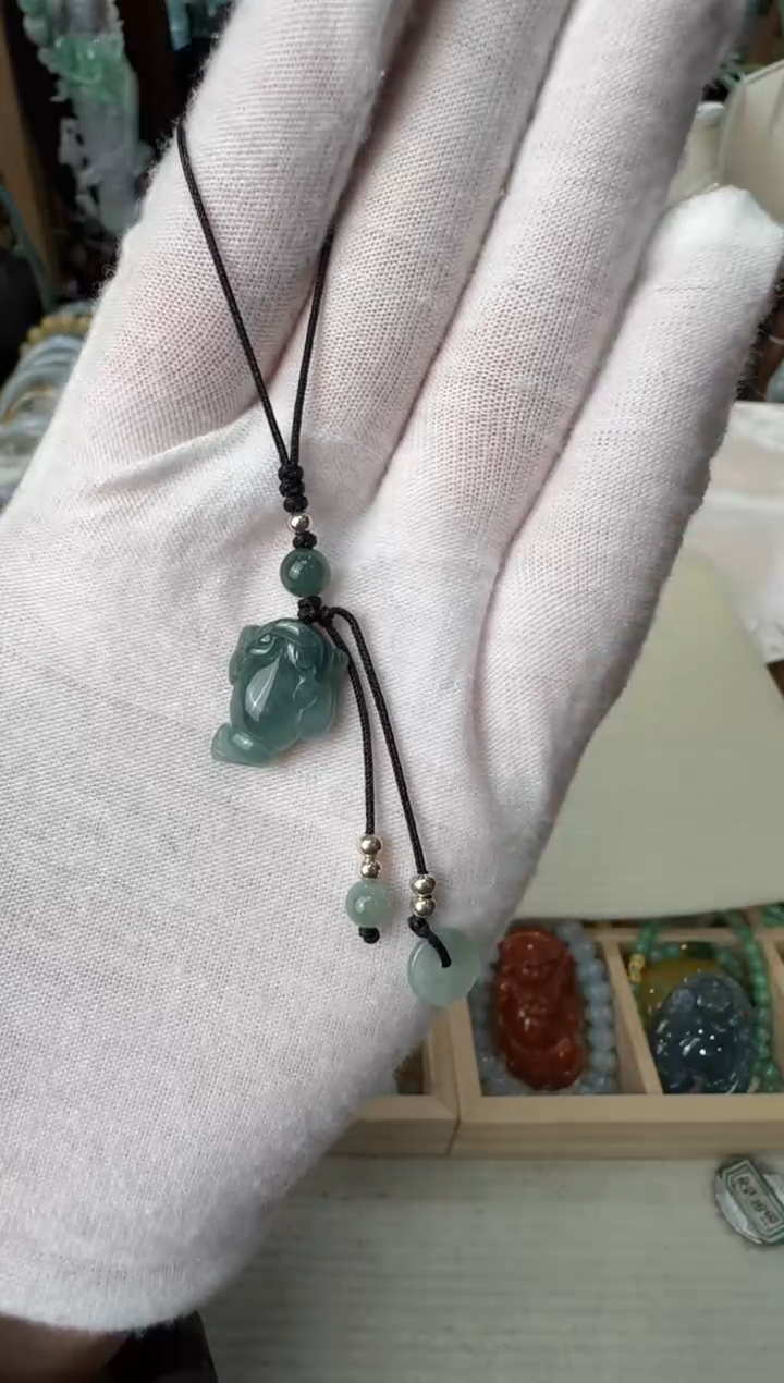 颈饰未镶嵌翡翠挂件