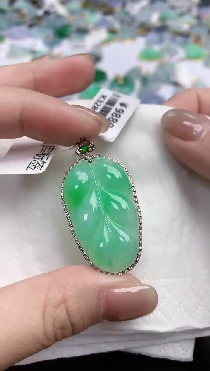 【闪购商品】翡翠颈饰18K金镶嵌天然缅甸翡翠A货