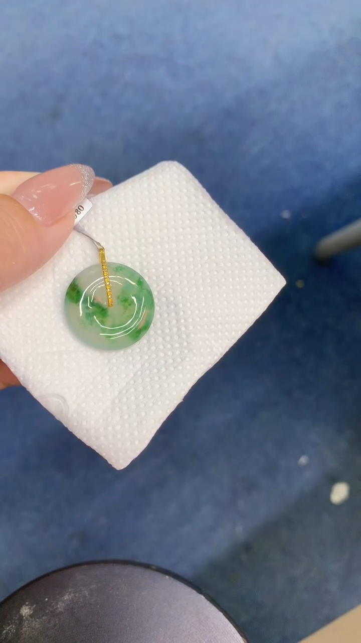 颈饰18K金镶嵌翡翠1