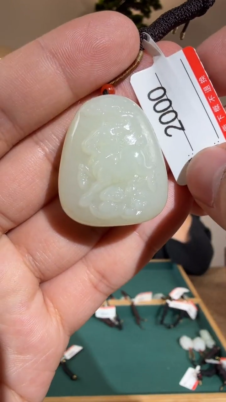 颈饰未镶嵌和田玉1