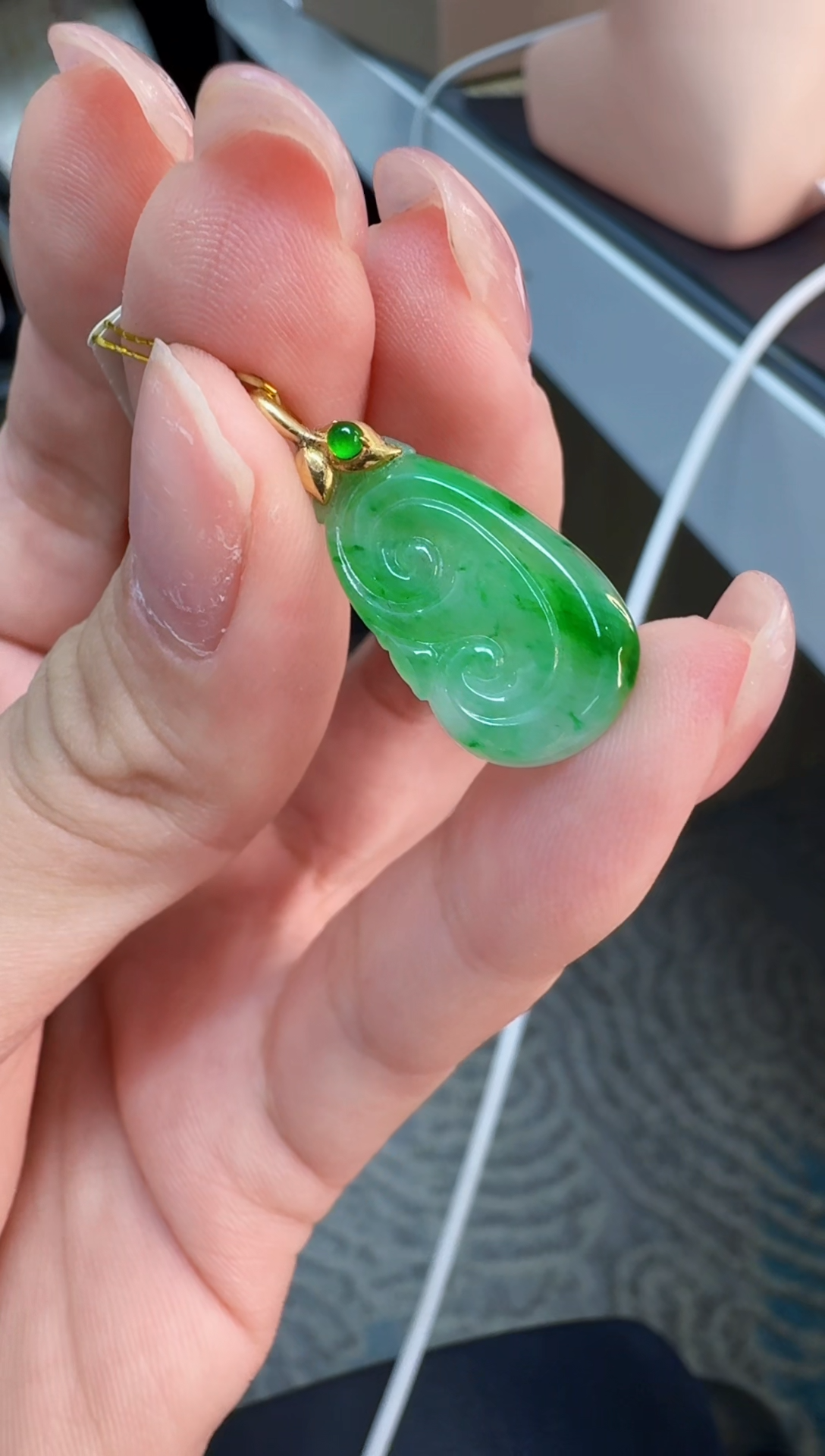 【闪购商品】翡翠颈饰18K金镶嵌缅甸翡翠A货吊坠