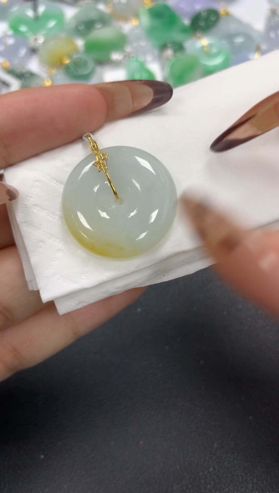 颈饰18K金镶嵌翡翠a货假一赔三支持复检百元上9元证书费自理