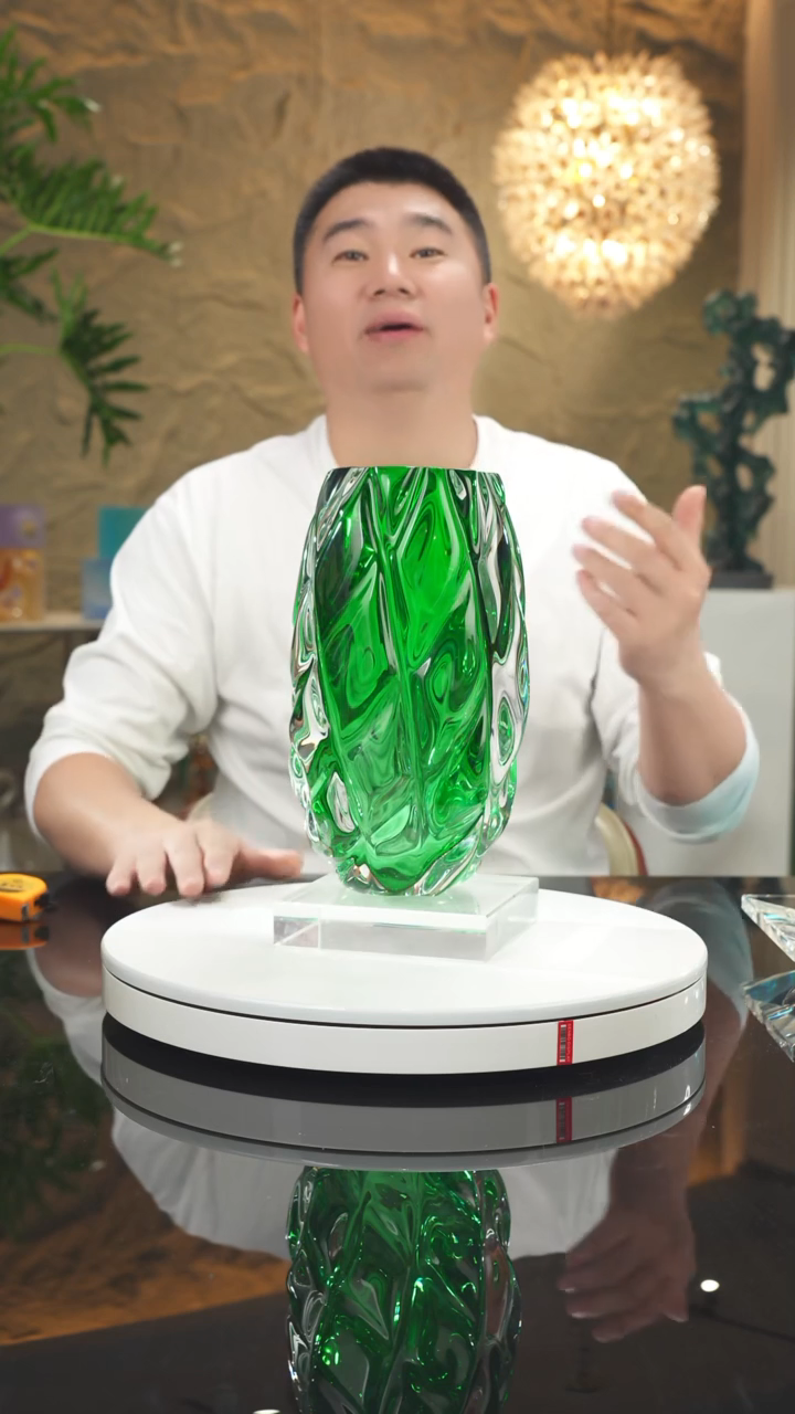 【闪购商品】瓷片设计款绿色花瓶带底座