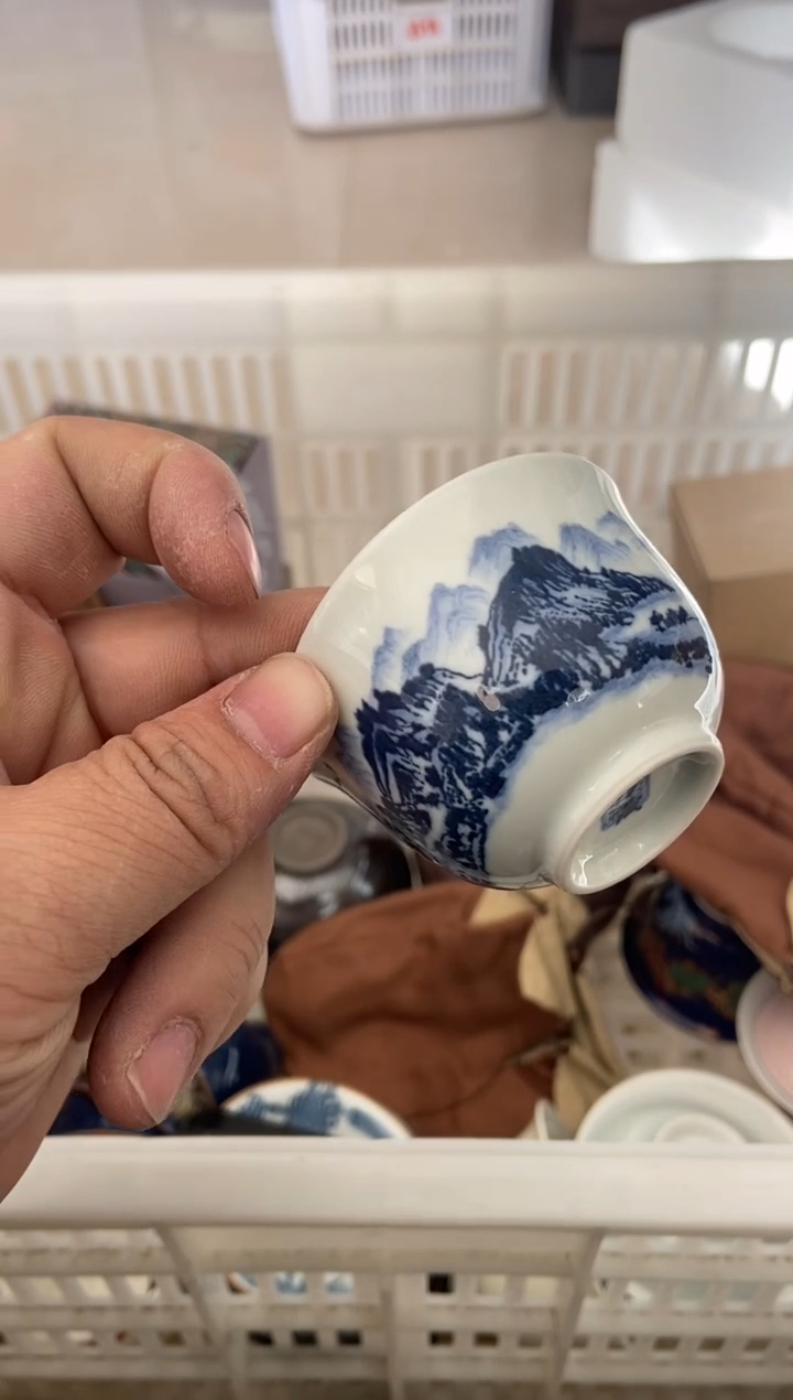 无运费险有瑕疵的摄影的产品有使用过的痕迹有点脏介意勿拍