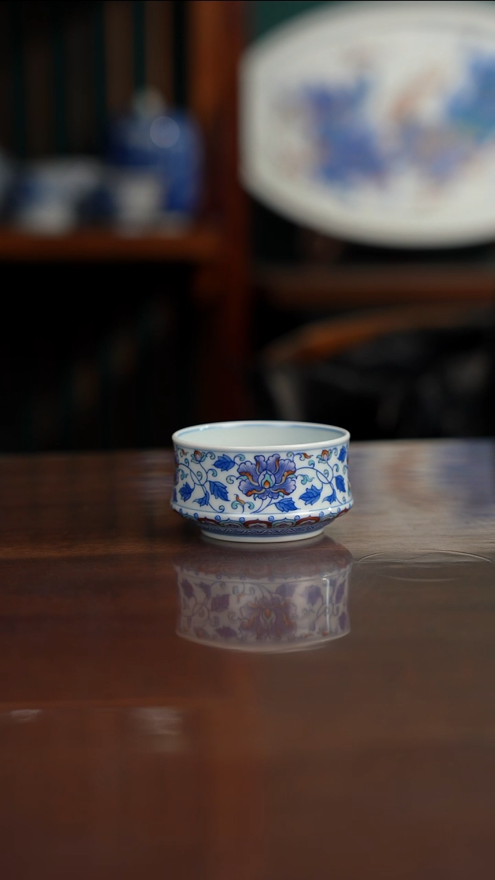 空山明月新斗彩缠枝