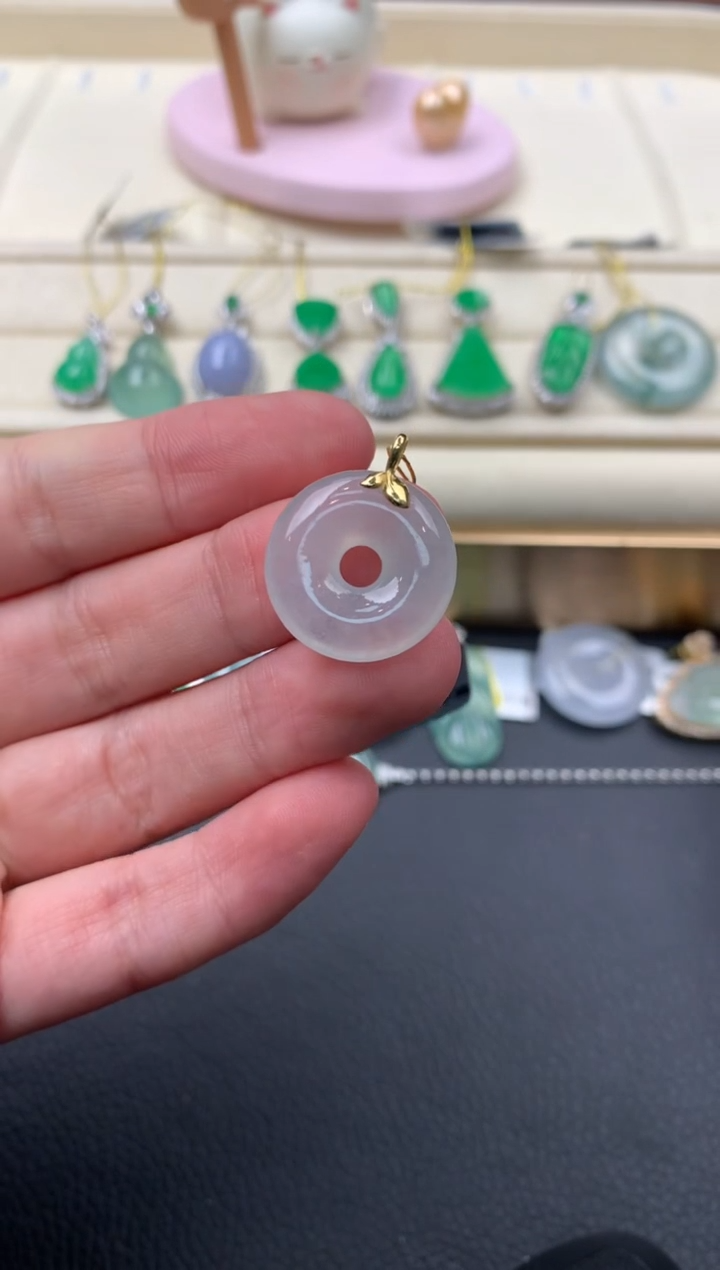 【闪购商品】翡翠颈饰18K金镶嵌A708....