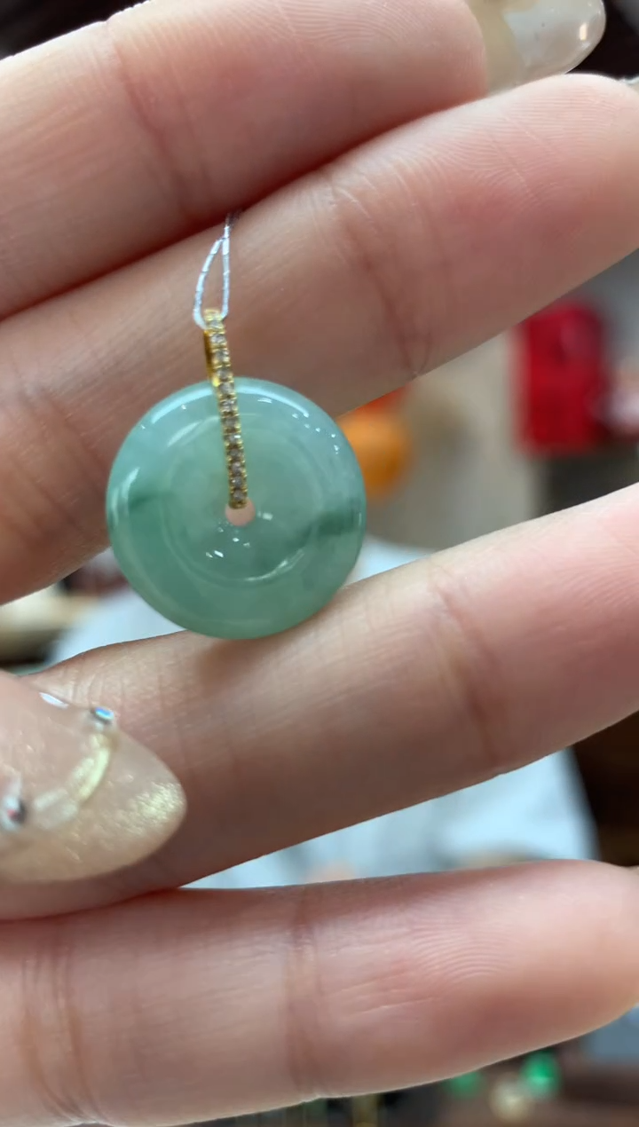 【闪购商品】翡翠吊坠(不含链)18K金镶嵌平安扣