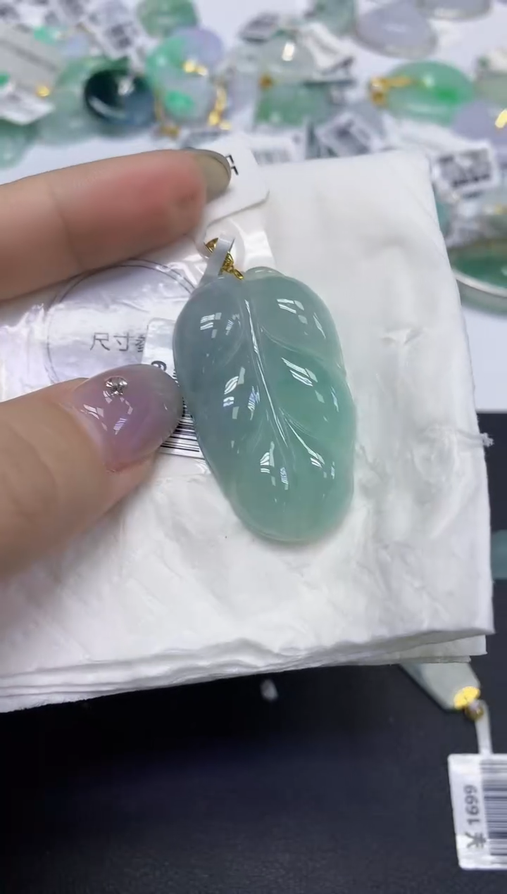 颈饰18K金镶嵌翡翠天然缅甸翡翠A货百元以上9元证书费自理