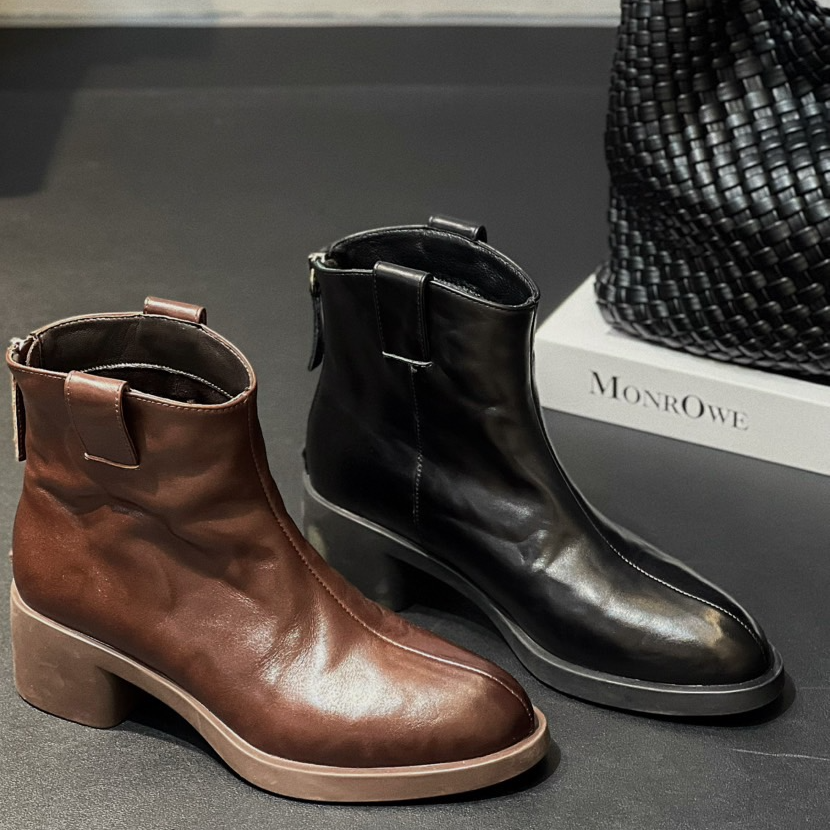 51668【品牌鞋】超软冬季新款复古马丁半靴