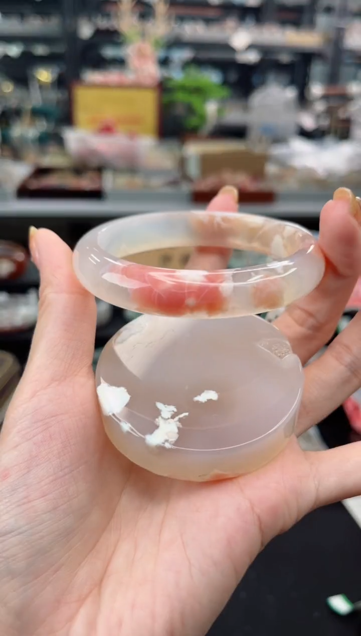 【闪购商品】石英质玉手镯未镶嵌59圈口（赠品镯心）2S939