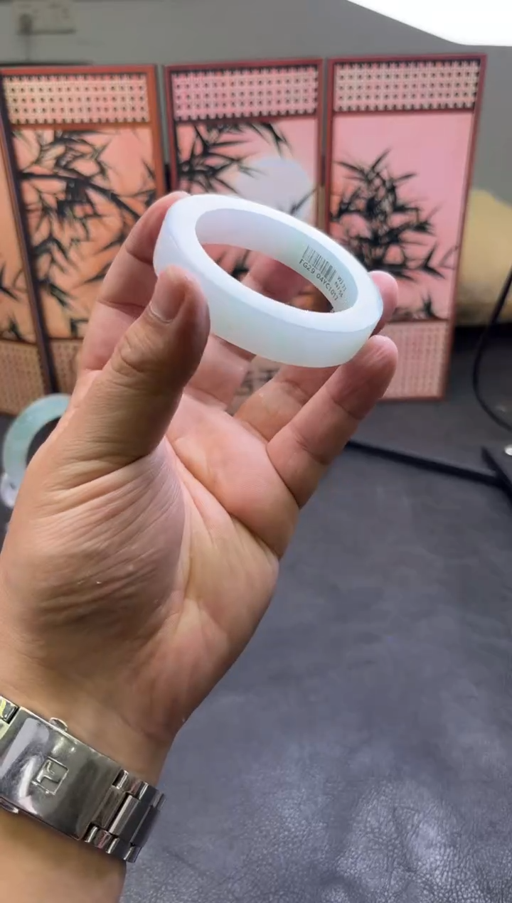 未镶嵌手镯定制翡翠手镯定制