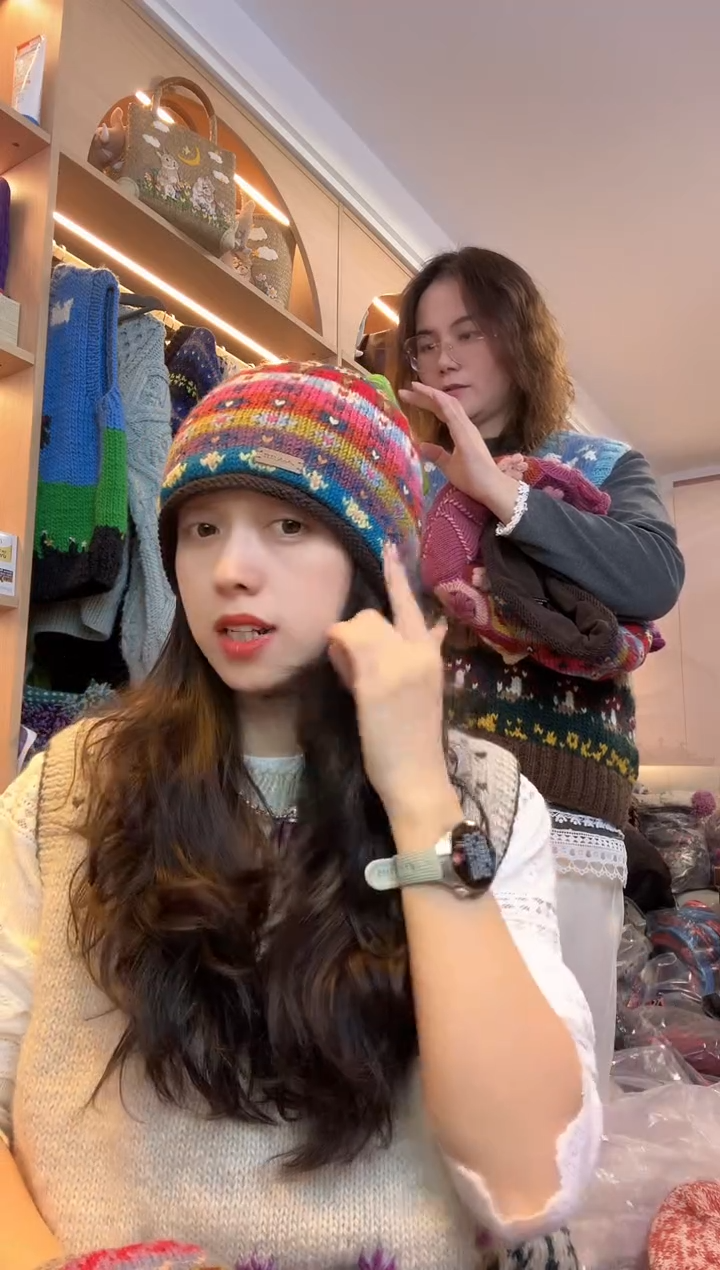 羊毛美利奴蓝色顶帽