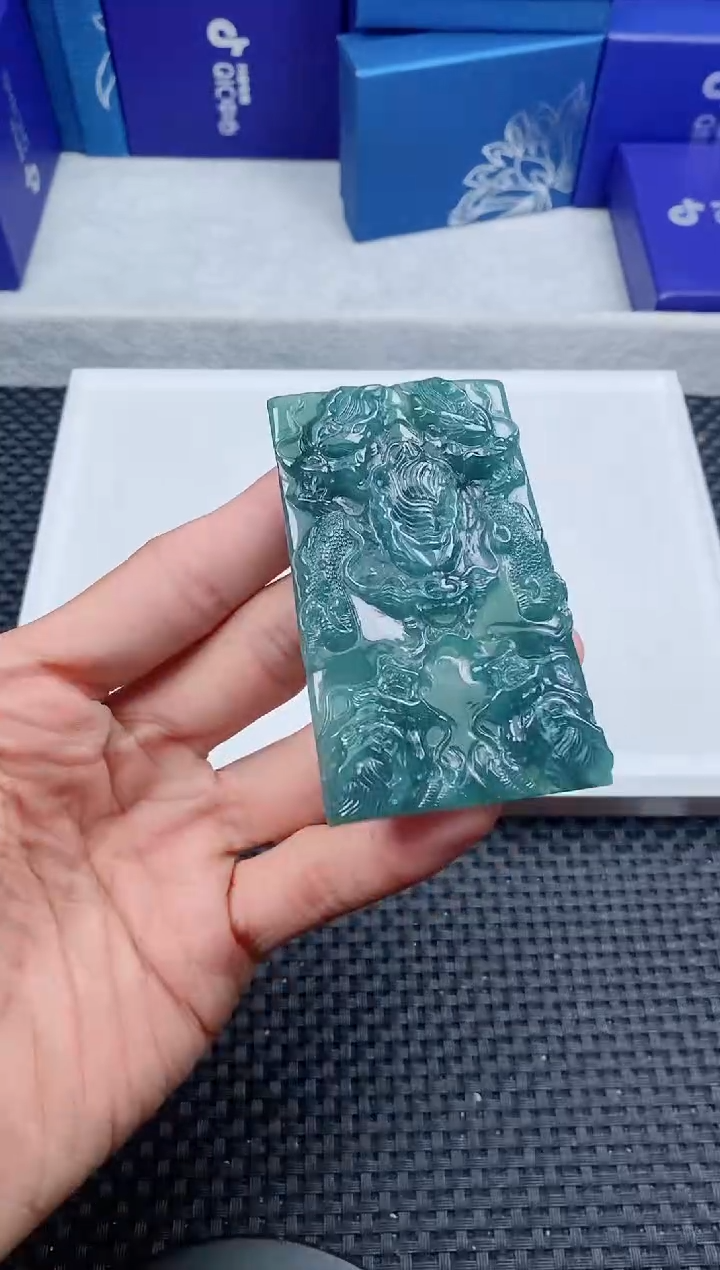 翡翠未镶嵌颈饰111111111