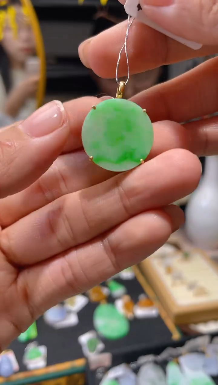 【闪购商品】翡翠颈饰18K金镶嵌假一赔三