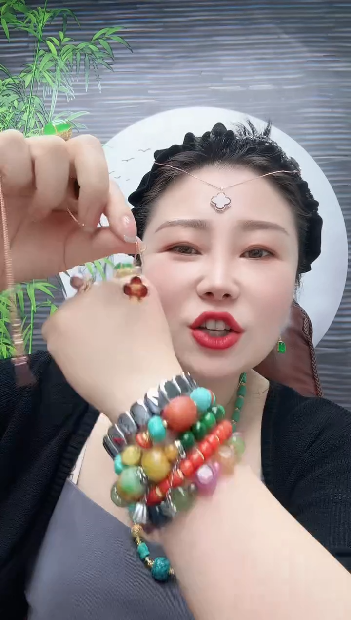 高货小帽子四叶草吊坠