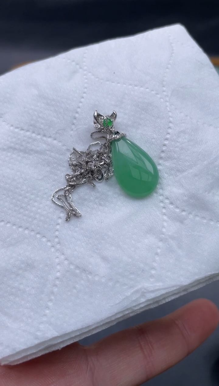 【闪购商品】翡翠颈饰18K金镶嵌80...........