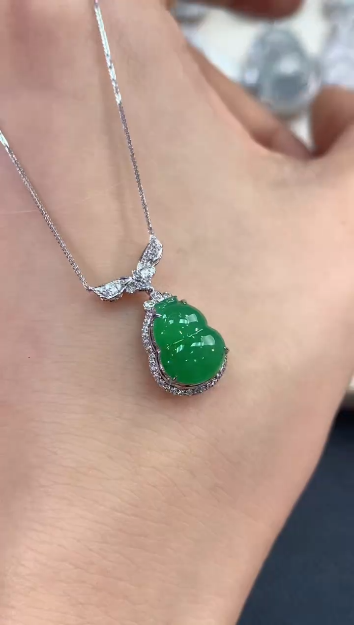 【闪购商品】翡翠吊坠(不含链)18K金镶嵌 B45