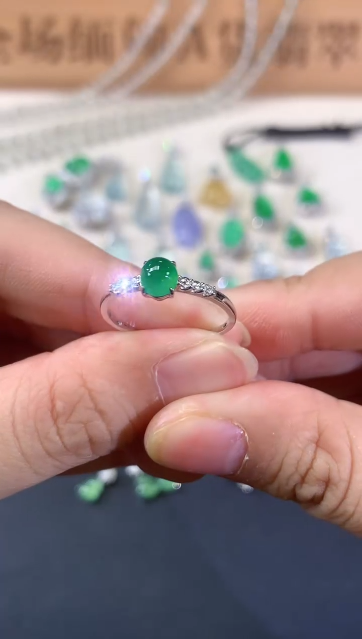 18K金镶嵌戒指翡翠A821|1980