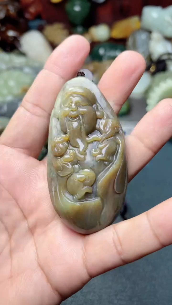 和田玉未镶嵌把件-