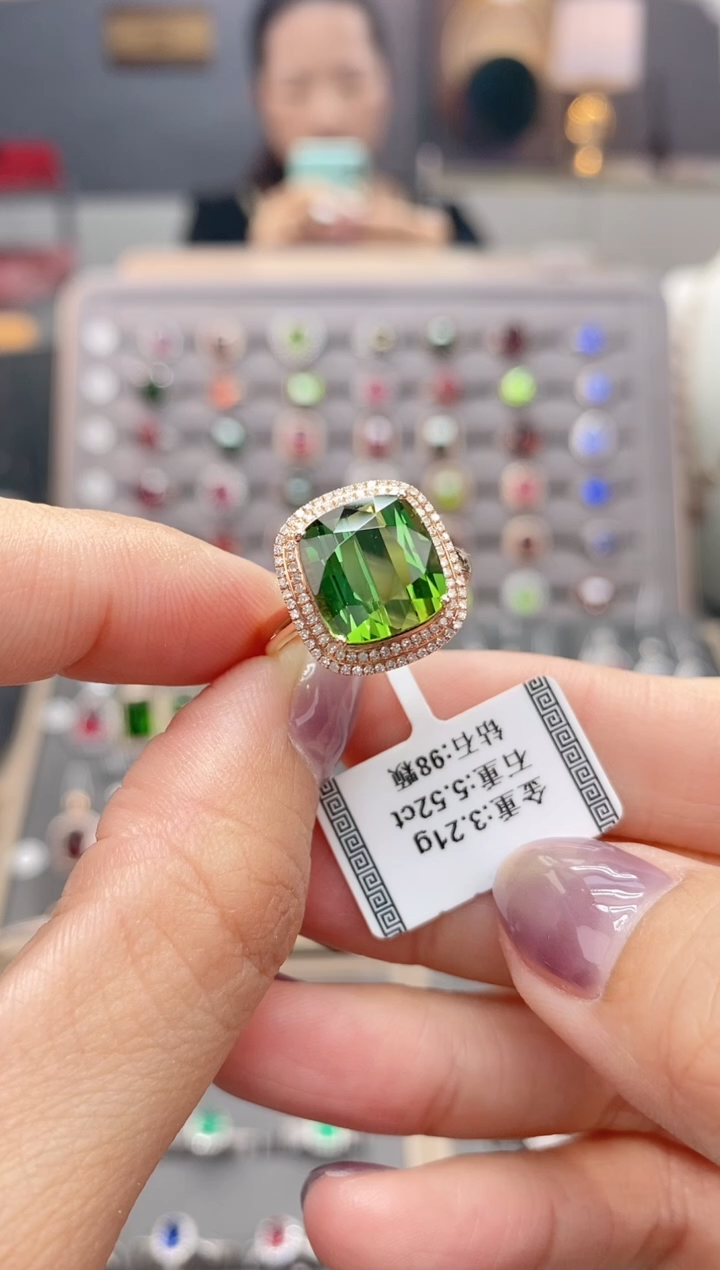 18K金镶嵌戒指碧玺5.52     