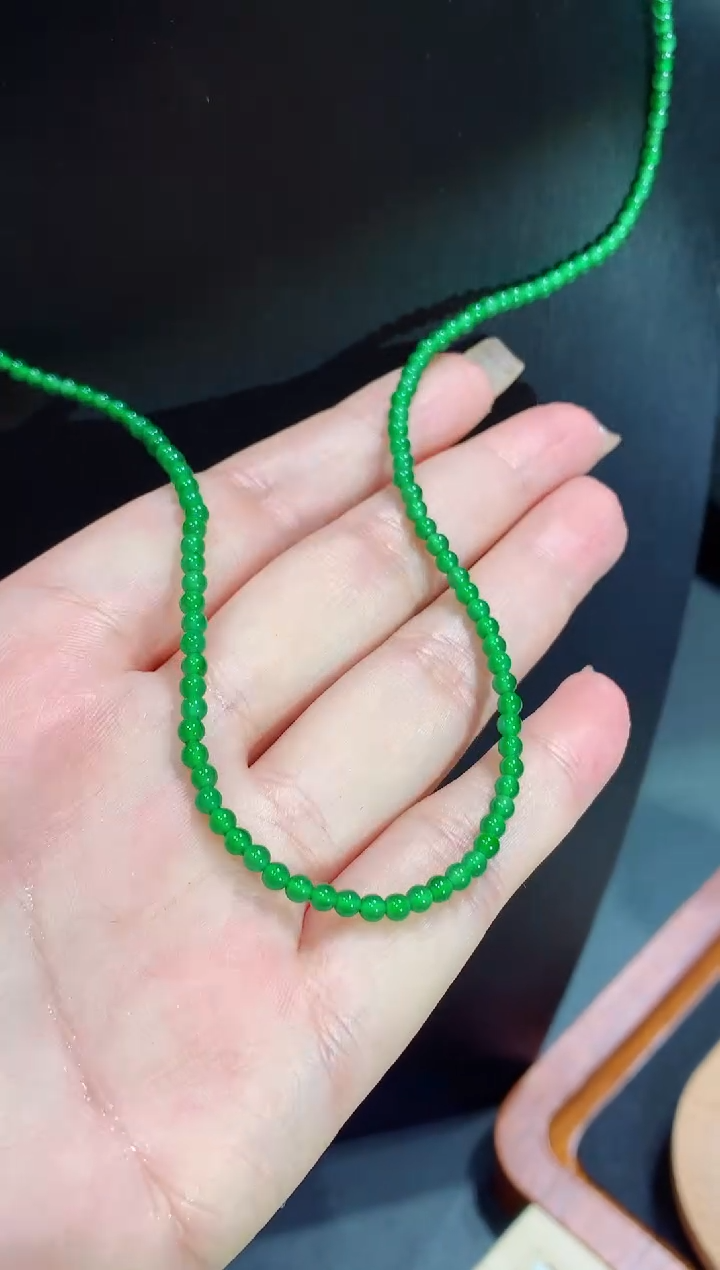 翡翠未镶嵌颈饰团购