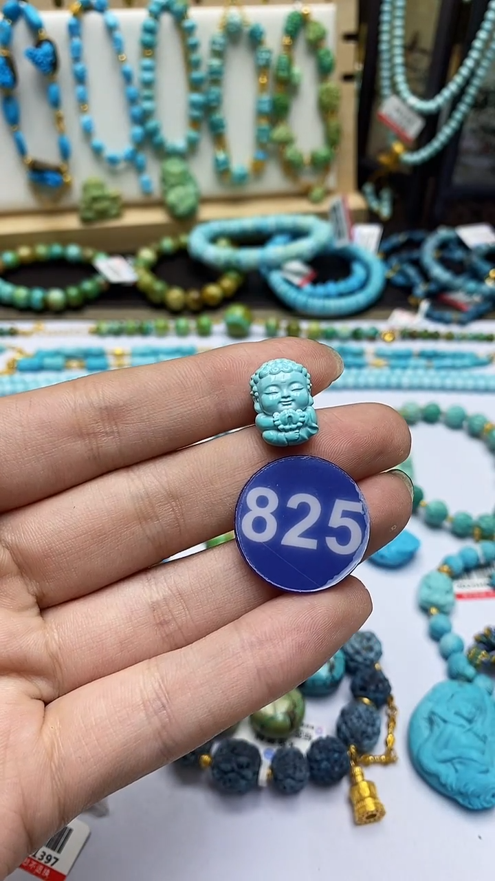 绿松石未镶嵌雕刻件825