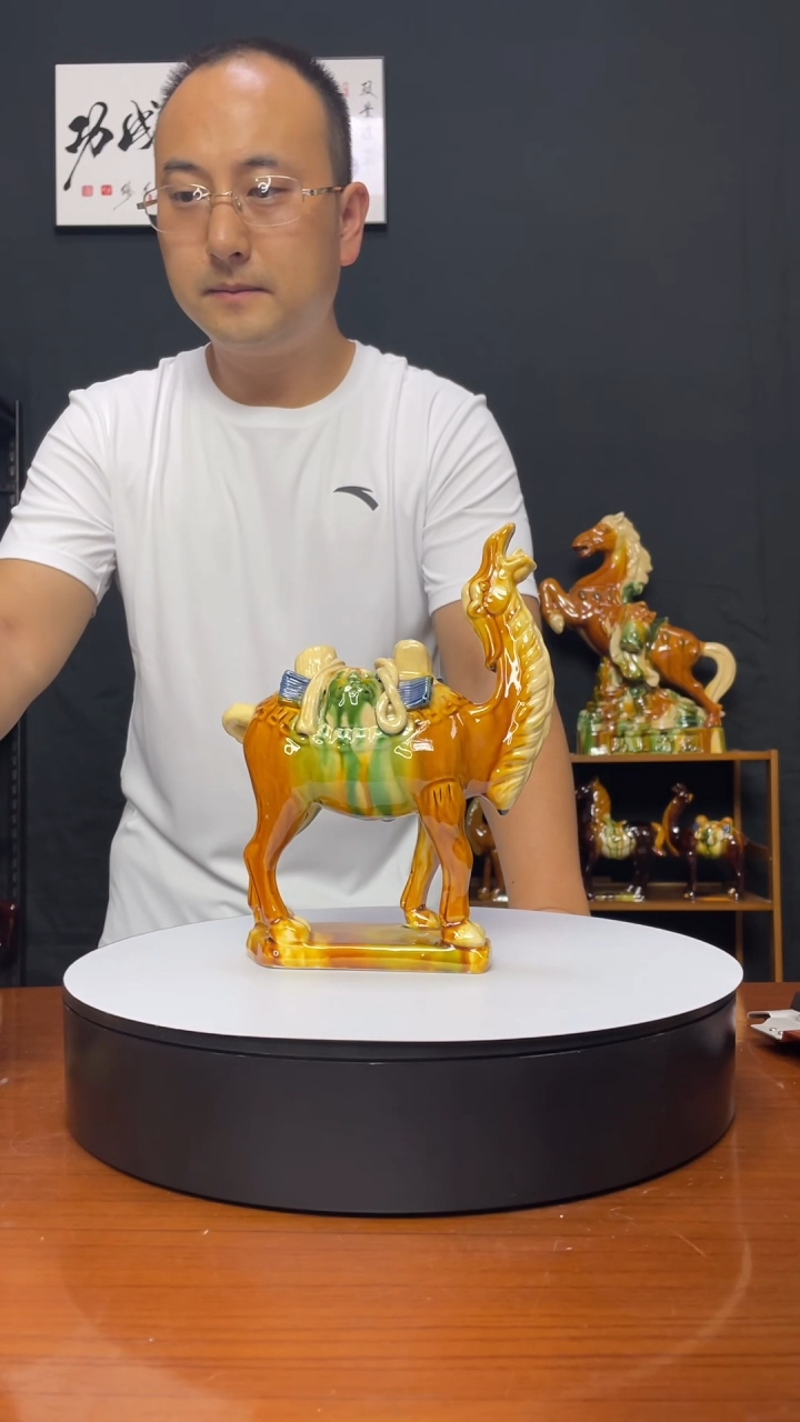 陶瓷满载而归驼黄色三彩色