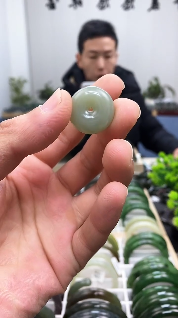 【闪购商品】和田玉手镯未镶嵌22mm